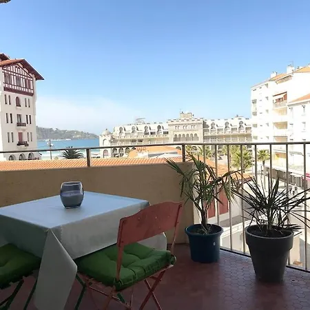 2pers Avec Grande Terrasse Vue アパート アンダイエ